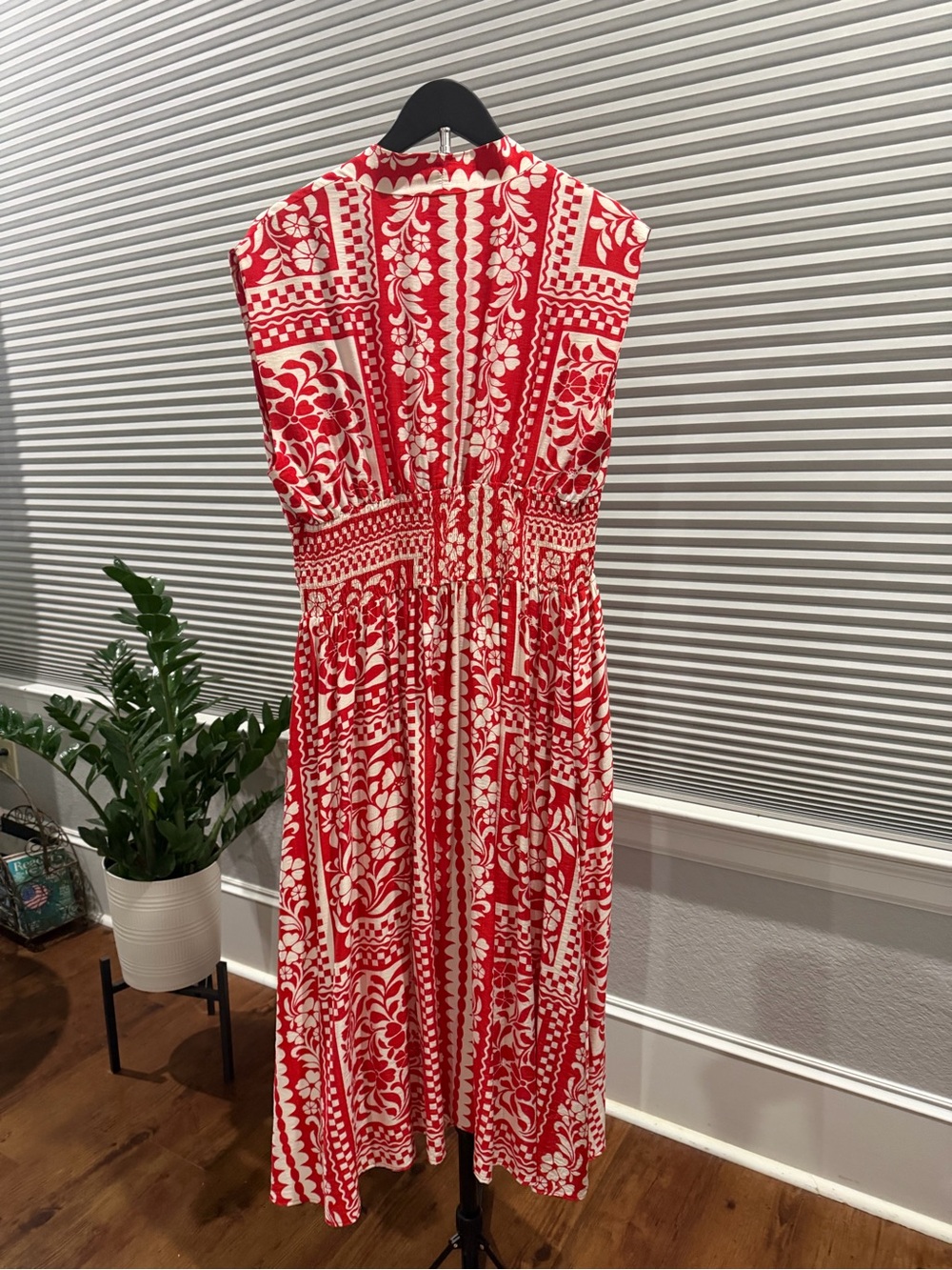 Fun- Umgee Red & White Floral Print Sleeveless Midi Dress. Worn Once. Small. - Picture 4 of 7